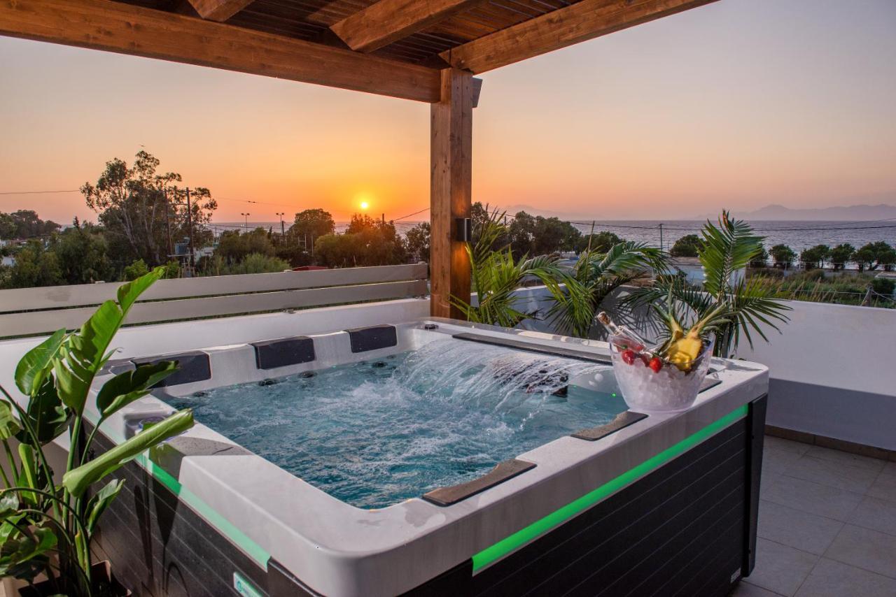Odyssea Top View & Hot Jacuzzi Front Beach เกรมาสตี ภายนอก รูปภาพ