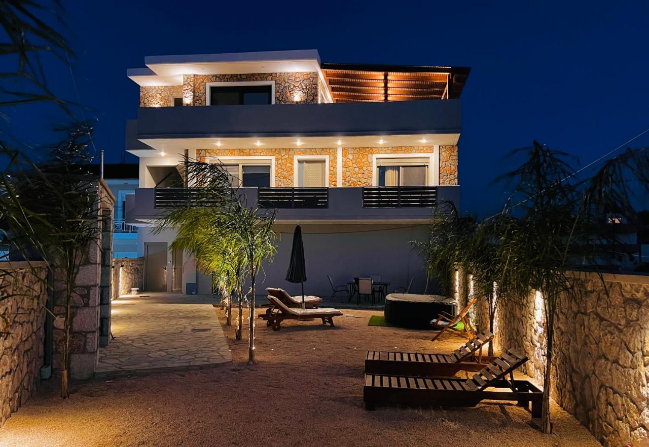 Odyssea Top View & Hot Jacuzzi Front Beach เกรมาสตี ภายนอก รูปภาพ