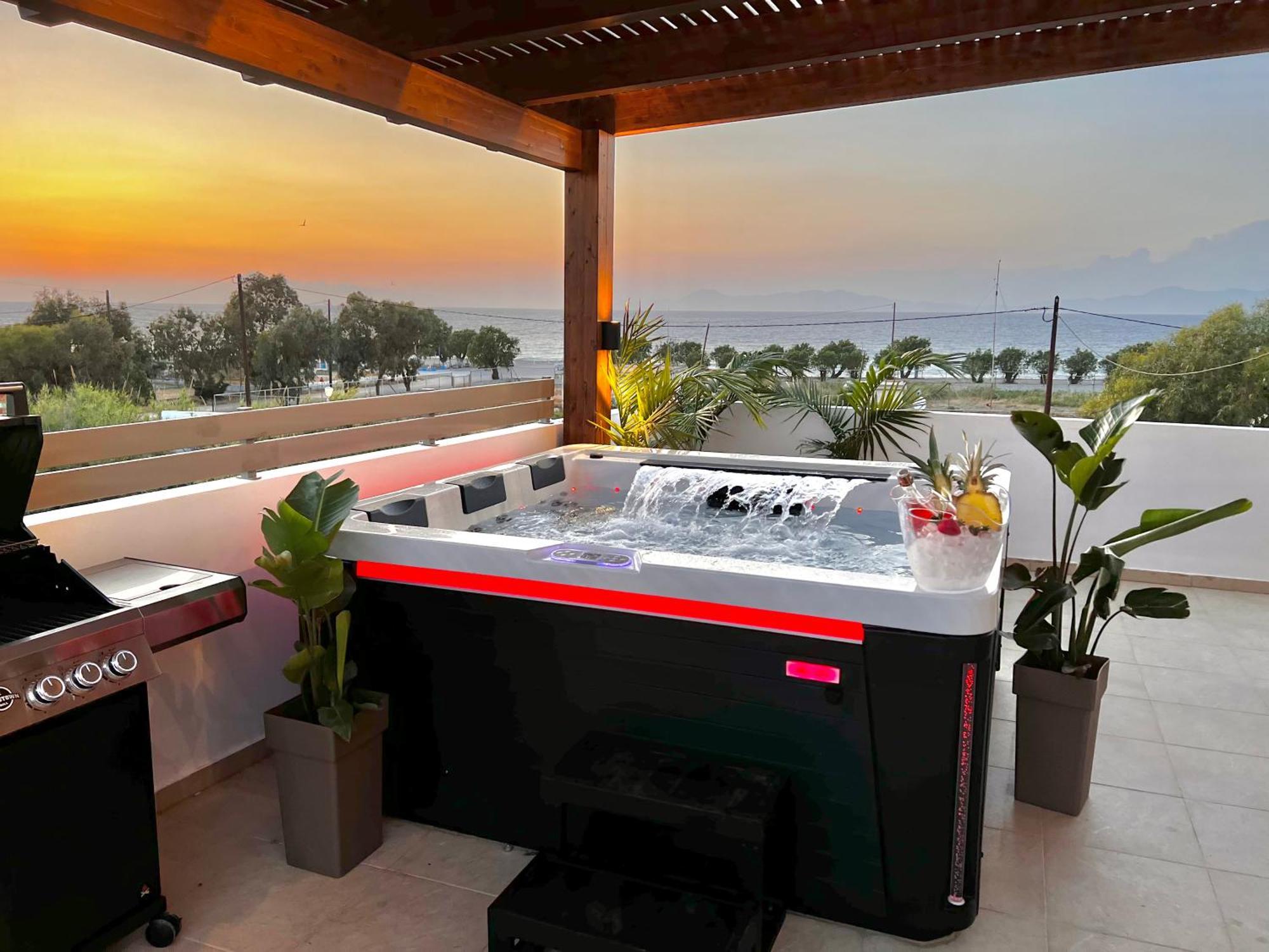 Odyssea Top View & Hot Jacuzzi Front Beach เกรมาสตี ภายนอก รูปภาพ